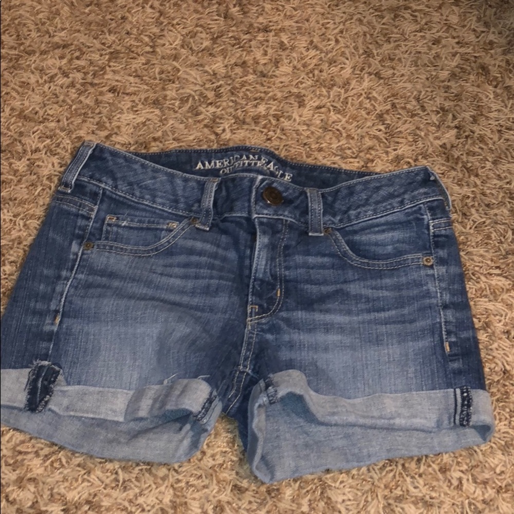 Size 4 American eagle shorts